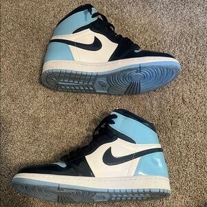 Stylish High-Top Sneakers in Blue and Black